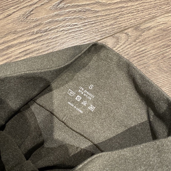 NVGTN PRO SEAMLESS SHORTS 💗 - Picture 3 of 5